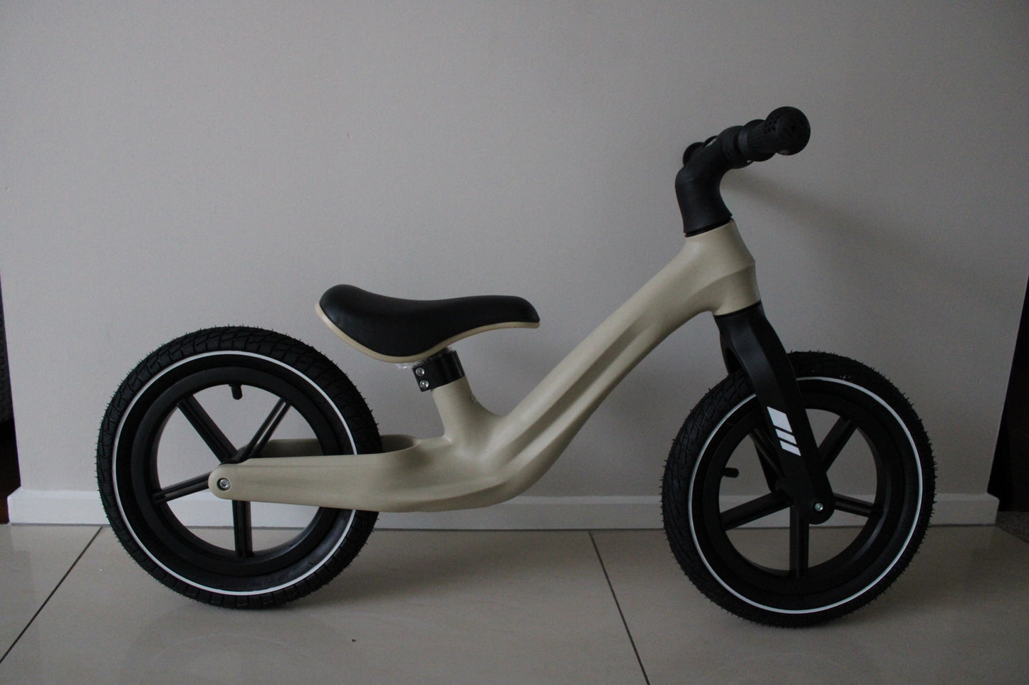 Baby360 GLIDE Toddler Balance Bike – Adjustable Seat, Lightweight Frame, No Pedals