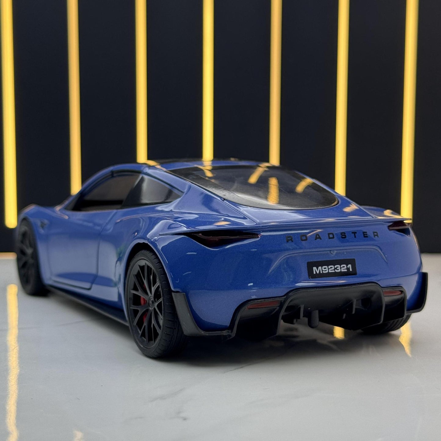 Tesla Roadster 1:24 Scale Die-Cast Alloy Car Model – Pull-Back & Sound/Light Effects, Music Playback, Collectible Electric Supercar Toy for Kids & Adults