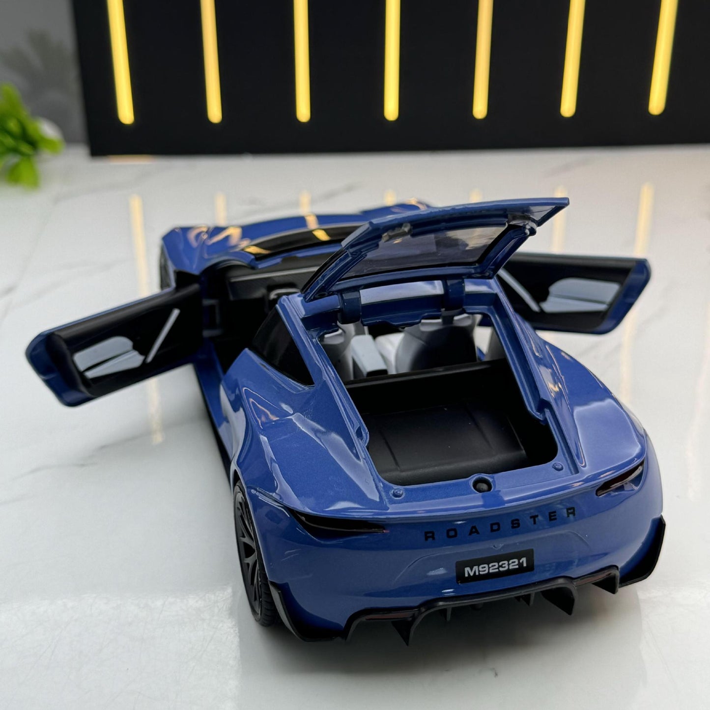 Tesla Roadster 1:24 Scale Die-Cast Alloy Car Model – Pull-Back & Sound/Light Effects, Music Playback, Collectible Electric Supercar Toy for Kids & Adults