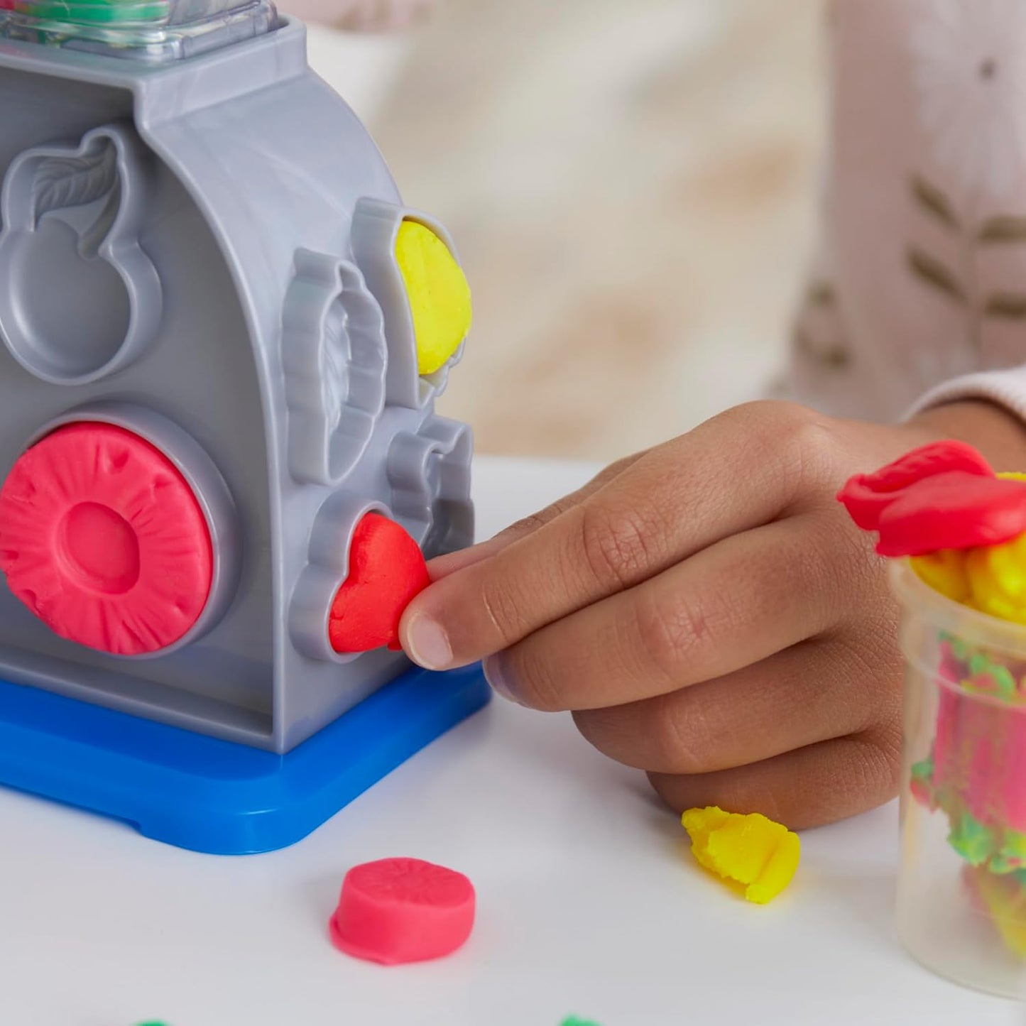 Play-Doh Swirlin' Smoothies Toy Blender Playset, Play Kitchen Appliances, Kids Arts and Crafts Toys for Ages 3+, Pretend Play Toy for Unisex