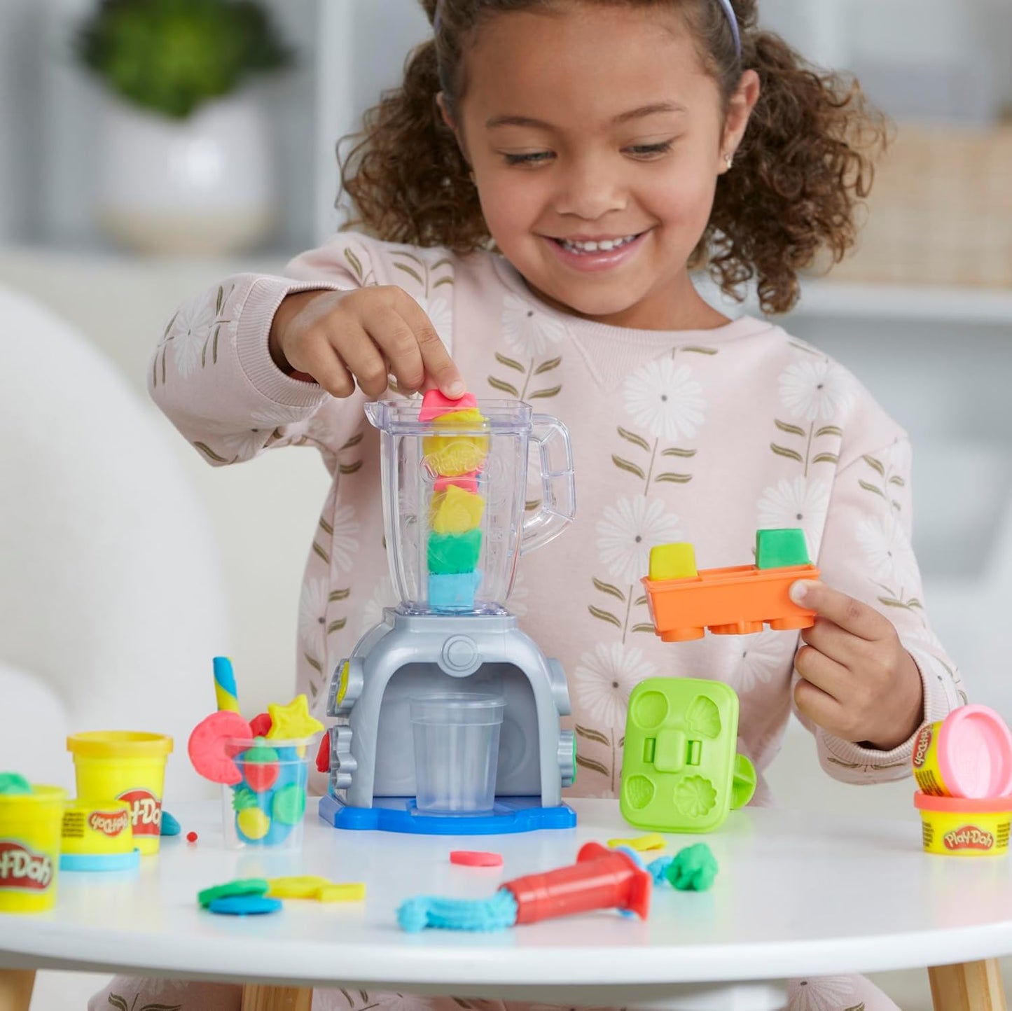 Play-Doh Swirlin' Smoothies Toy Blender Playset, Play Kitchen Appliances, Kids Arts and Crafts Toys for Ages 3+, Pretend Play Toy for Unisex