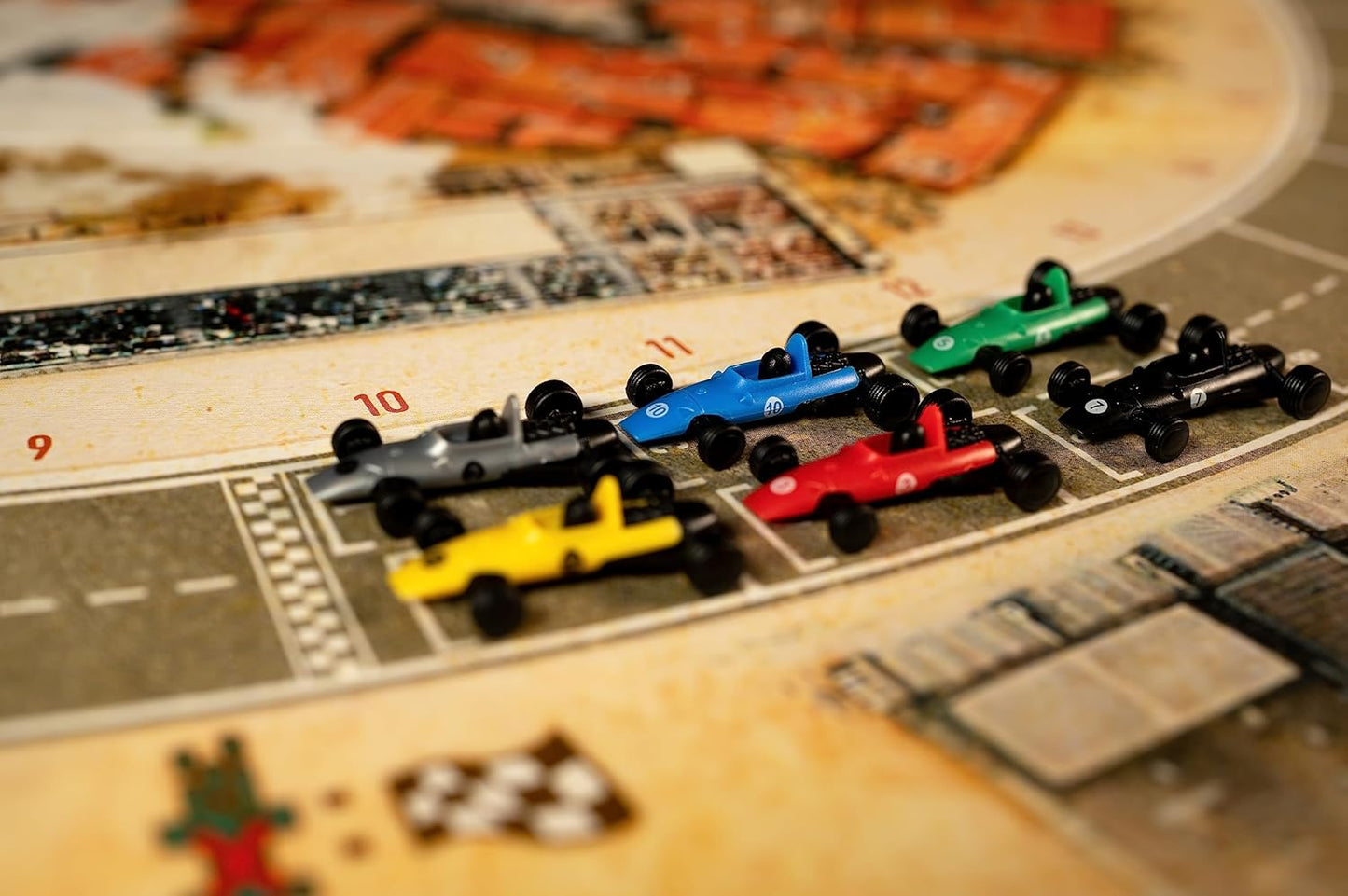 Days of Wonder | Heat: Pedal to The Metal | Racing Game | Ages 10+ | 1-6 Players | 60 Minutes Playing Time, DOW9101, Multicolor