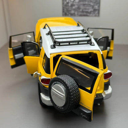 Toyota FJ Cruiser 1:24 Alloy Diecast Model Car | Sound & Light FX | Pull Back & Go | Off-Road Adventure Toy (8.5" x 3.5" x 3.8")