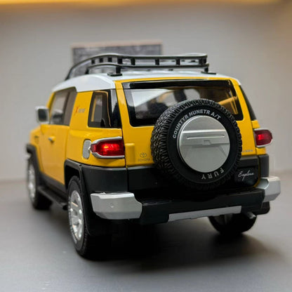 Toyota FJ Cruiser 1:24 Alloy Diecast Model Car | Sound & Light FX | Pull Back & Go | Off-Road Adventure Toy (8.5" x 3.5" x 3.8")